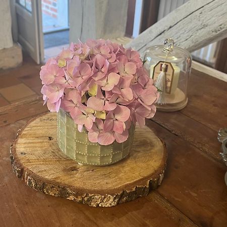 Bed and Breakfast Oh ! Fleurs Des Champs Шомон-сюр-Таронн Екстер'єр фото